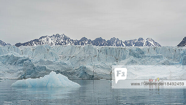 Lillyhookbreen-Gletscher  Spitzbergen  Svalbard-Inseln  Arktis  Norwegen  Europa