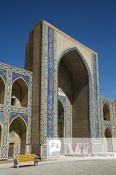 Iwan-Fassade  Madrasa Mirzo Ulugh Bek  1417  UNESCO-Weltkulturerbe  Buchara  Usbekistan  Zentralasien  Asien