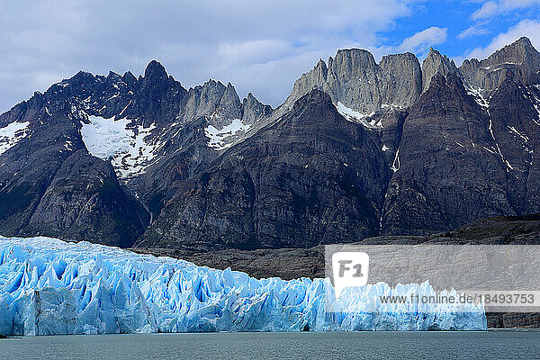 Grauer Gletscher  Nationalpark Torres del Paine  Patagonien  Chile  Südamerika