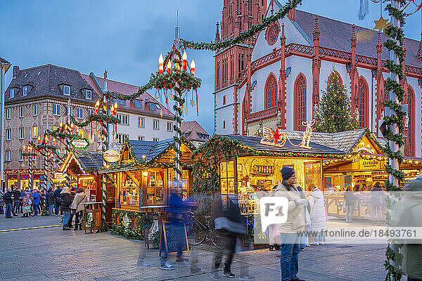 View of Christmas Market and Maria Chappel in Marktplatz  Wurzburg  Bavaria  Germany  Europe