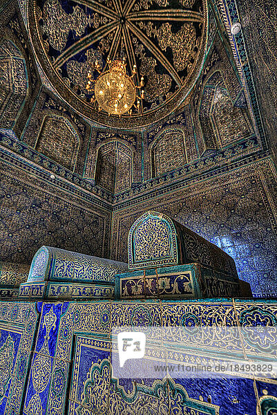 Gräber  Innenraum  Pakhlavon Mahmud Mausoleum  Ichon Qala (Itchan Kala)  UNESCO-Weltkulturerbe  Chiwa  Usbekistan  Zentralasien  Asien