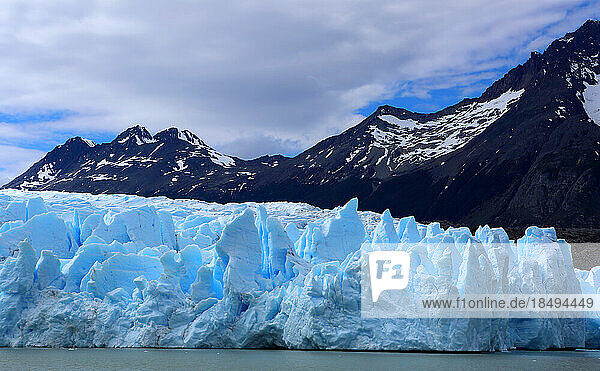 Grauer Gletscher  Nationalpark Torres del Paine  Patagonien  Chile  Südamerika