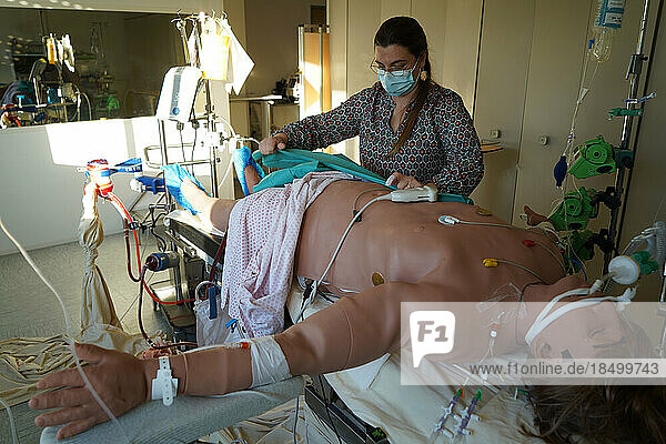 Training of medical interns in the ECMO technique  Extracorporeal Membrane Oxygenation.
