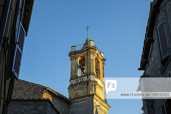 Italien  Latium  Viterbo  Glockenturm von Monastero della Visitazione