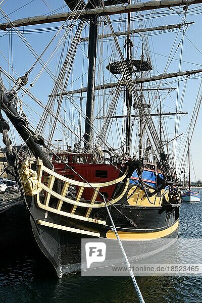 Historisches Segelschiff  Saint-Malo  Bretagne  Frankreich  Europa