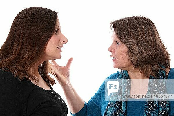 Mutter und Tochter haben einen Streit