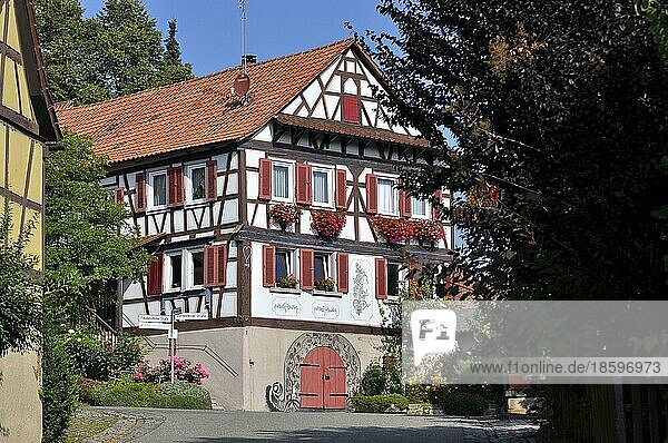 Altes Bauernhaus mit Fachwerk in Diefenbach