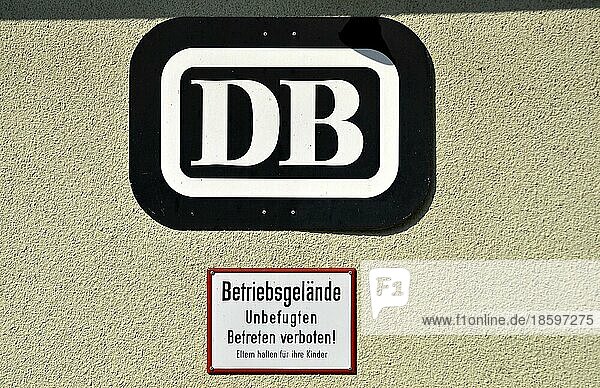 Schild: verschiedene Eisenbahnschilder  DB-Schild