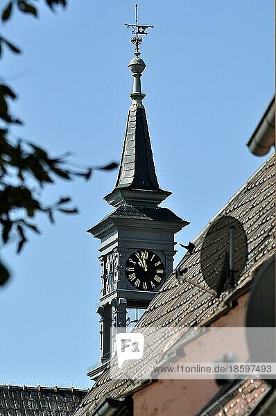 Bretten Altstadt  Rathausturm mit Uhr