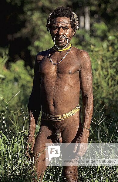 Mann vom Volk der Korowai  West-Papua  West-Neuguinea  Irian-Jaya  Baummenschen  Indonesien  Asien