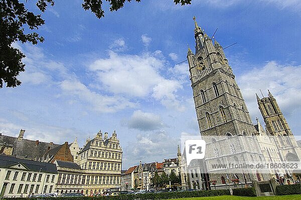 Belfried  Kathedrale von Saint Bavo  Gent  Ostflandern  Flandern  Belgien  Glockenturm  Europa