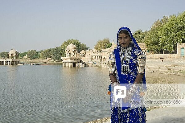 Inderin  Gadisagar-See  Jaisalmer  Rajasthan  Indien  Rajputen  Asien