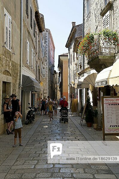 Gasse  Altstadt  Porec  Istrien  Kroatien  Europa