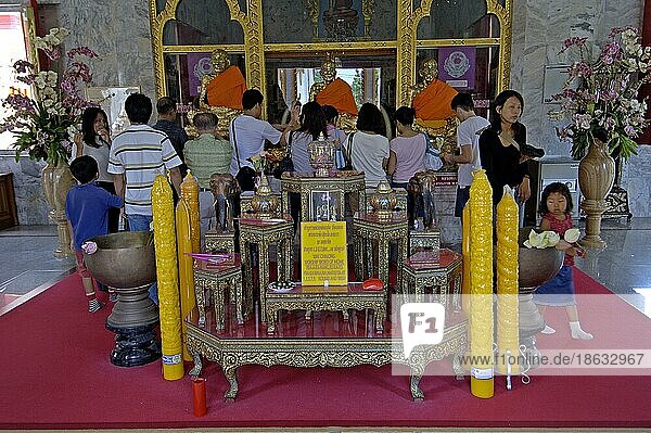 Believer  Wat ChalongTemple  Phuket  Thailand  Gläubige  Wat Chalong Tempel  Asien