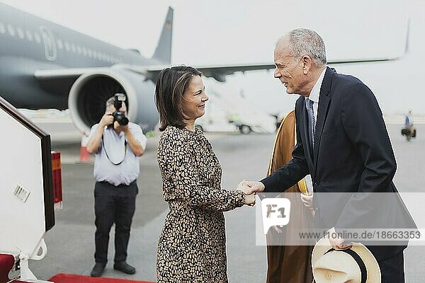 Annalena Bärbock (Bündnis 90 Die Grünen)  Bundesaussenministerin  aufgenommen nach Ankunft in Doha  16.05.2023. Bärbock reist bei ihrer dreitaegigen Reise nach Saudi-Arabien und nach Katar.  Doha  Katar  Asien