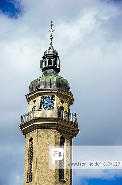 Der Kirchturm der Martinskirche in Ebingen  Albstadt  Baden-Württemberg  Deutschland  Europa