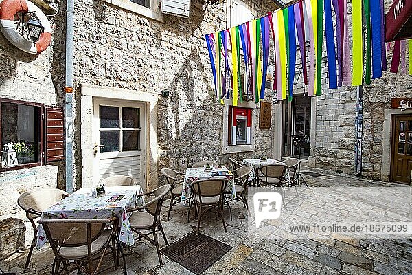 Historische Gassen und Plätze in der Altstadt  Budva  Montenegro  Europa