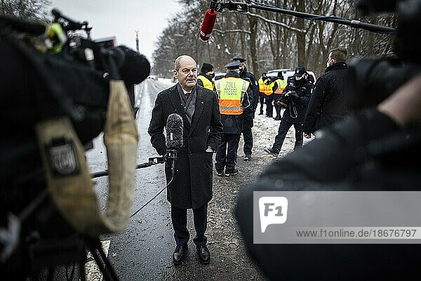 Olaf Scholz  Federal Minister of Finance  photographed during a customs check on the Strasse des 17. Juni in Berlin  09.02.2021. Berlin  Germany  Europe