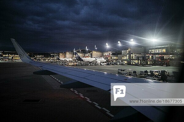 Flugzeuge der Lufthansa  aufgenommen auf dem Flughafen in Frankfurt  22.03.2021. Copyright: Frankfurt  Deutschland  Europa