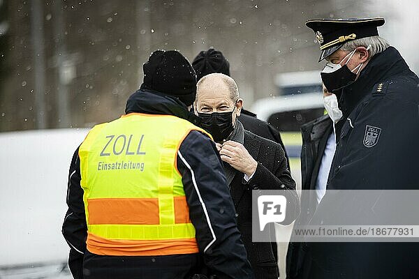 Olaf Scholz  Federal Minister of Finance  photographed during a customs check on the Strasse des 17. Juni in Berlin  09.02.2021. Berlin  Germany  Europe