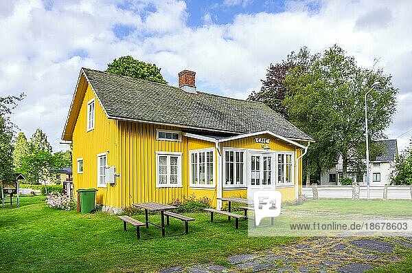 Der malerische Kräutergarten mit dem Kroppefjälls Heimatmuseum und einem kleinen Café befindet sich auf dem Gelände des ehemaligen Kurparks (Brunnsparken) und ist einer der Besuchermagneten des kleinen Ortes  Dals Rostock  Dalsland  Västra Götalands län  Schweden  Europa