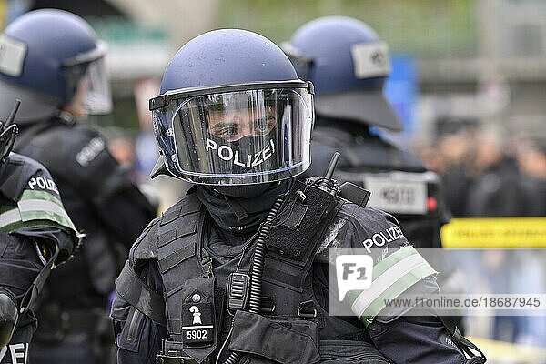 Polizei Polizist Schutzausrüstung