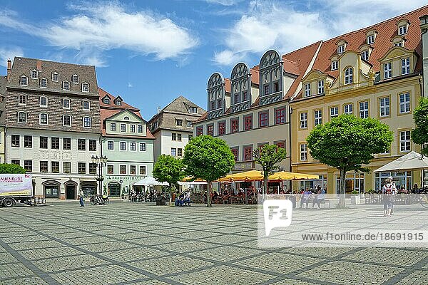 Historischer Marktplatz mit Bürgerhäusern  Naumburg  Sachsen-Anhalt  Deutschland  Europa