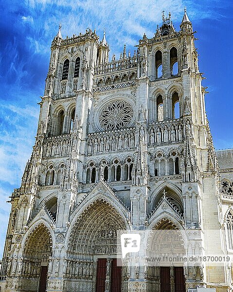 Die Kathedrale Basilika Unserer Lieben Frau von Amiens  Frankreich  Europa