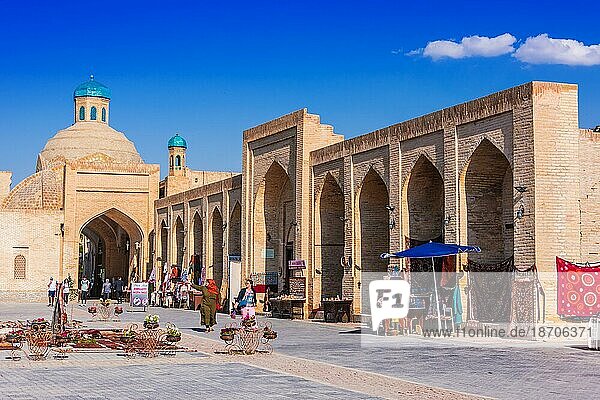 BUKHARA  UZBEKISTAN APR 30  2019: Architektur des historischen Zentrums von Buchara  Usbekistan  Asien