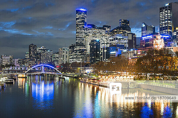 Flinders Street Station bank of Yarra River in City of Melbourne at twillight  Victoria  Australia  Pacific