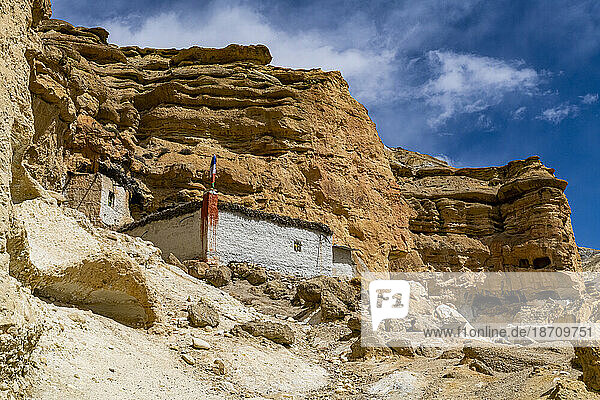 Cave dwellings  Garphu  Kingdom of Mustang  Himalayas  Nepal  Asia