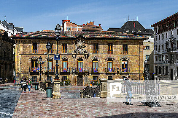 Old town  Oviedo  UNESCO World Heritage Site  Asturias  Spain  Europe
