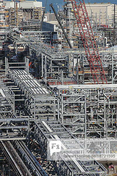 Construction in a refinery