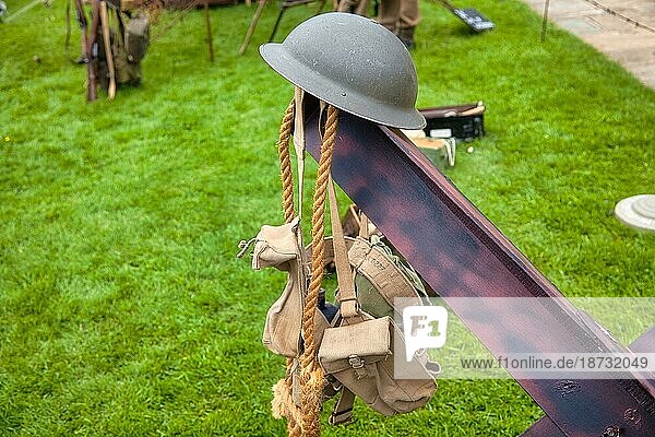Kriegsutensilien am World-War II Wochenende im Freilichtmuseum Ryedale-Folk-Museum  Hutton-Le-Hole  North-York-Moors-Nationalpark  Yorkshire  England  Großbritannien  Europa