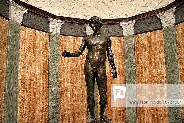 Römische Bronzestatue in der Getty Villa  Malibu  Kalifornien  USA  Nordamerika