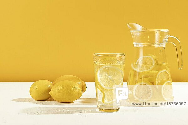 Frische Limonade Glastisch