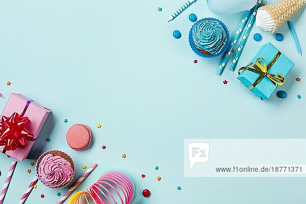 Rosa blau gefärbt Partyartikel mit Süßwaren farbigen Hintergrund . Auflösung und hohe Qualität schönes Foto