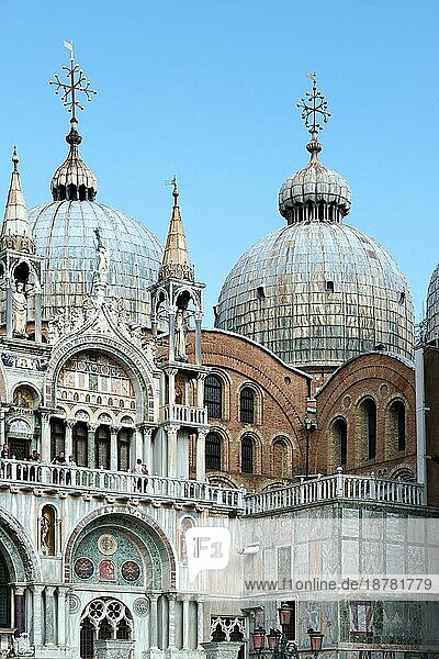 Teilansicht der Markus-Basilika Venedig