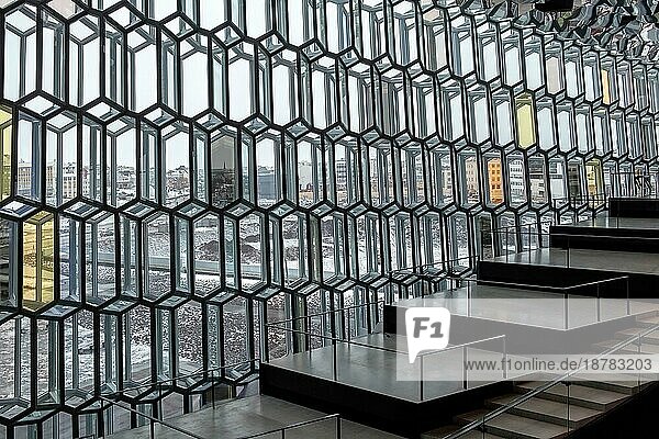 Innenansicht der Harpa-Konzerthalle in Reykjavik