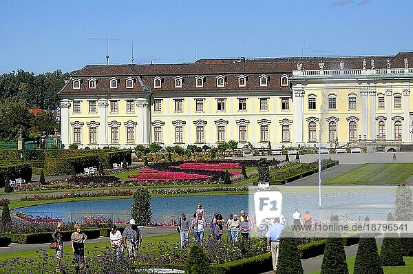 Ludwigsburg  Residenzschloss im blühenden Barock