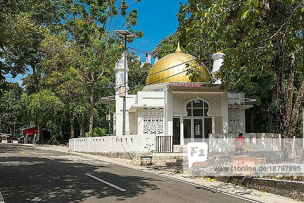 Die Moschee Masjid Kilometer Nol Sabang ist die nördlichste Moschee Indonesiens. Sie liegt in der Nähe des Kilometers Null auf der Insel Weh im Norden von Sumatra