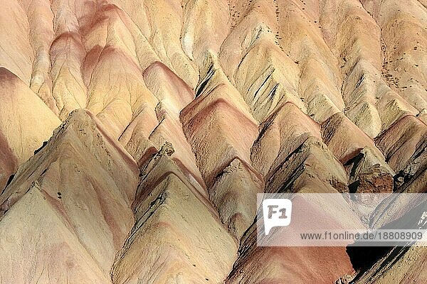 Bizarre Landschaftsformen in der Nähe von Tabriz im Norden Irans