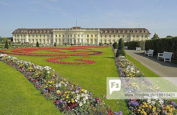 Ludwigsburg: blühendes Barock  Schloss  Blumenbeete  Landschaftsarchitektur