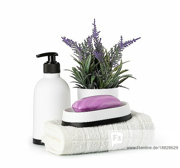 Seife und Handtuch auf einem weißen Hintergrund