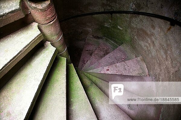 Alte Wendeltreppe im Schloss Dilsberg  Deutschland  Europa