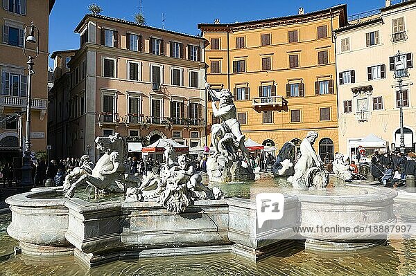 Der Neptunbrunnen auf der Piazza Navona. Rom Italien