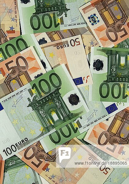 Euro Geld  50 und 100 Banknoten