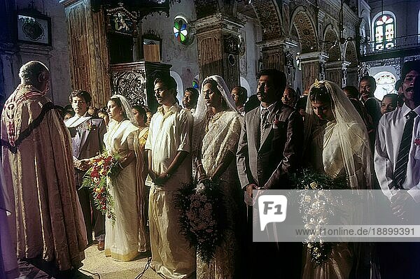 Hochzeit der Katholiken in Santa Cruz Baslica  Fort kochi  Kerala  Indien  Asien