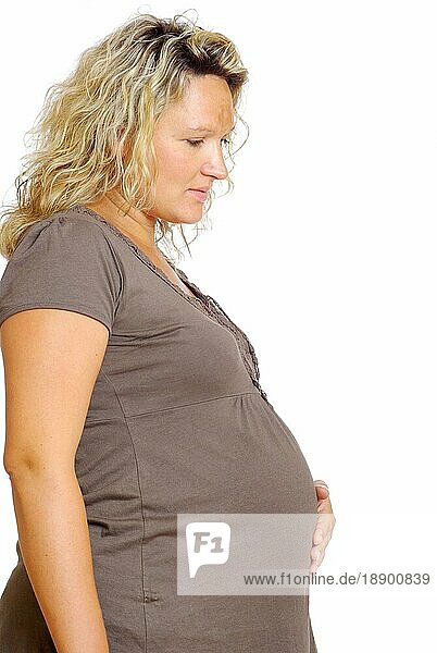Schwangere Frau  seitlich