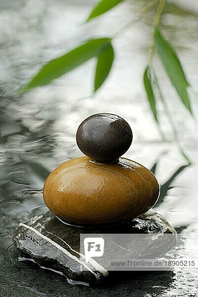 Gestapelte Steine  ausgeglichen  Ausgeglichenheit  Gleichgewicht  Balance  Stapel